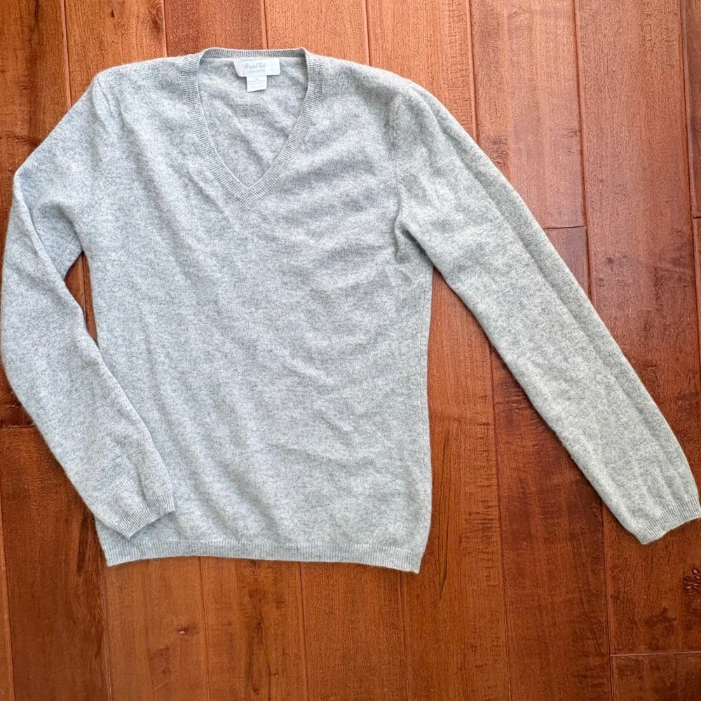 Marshall Field's‎ 100% Cashmere V-Neck Sweater Womens M Light Gray